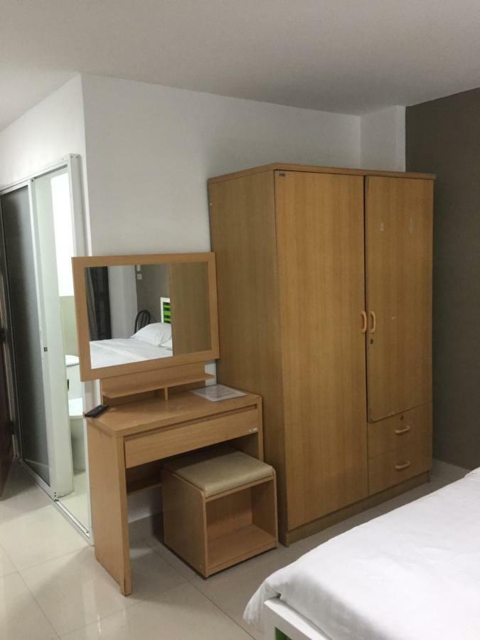 Escobar Guesthouse Jomtien Beach Zewnętrze zdjęcie