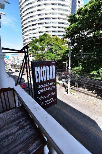 Escobar Guesthouse Jomtien Beach Zewnętrze zdjęcie