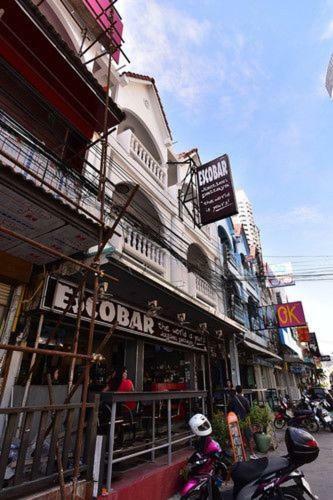 Escobar Guesthouse Jomtien Beach Zewnętrze zdjęcie